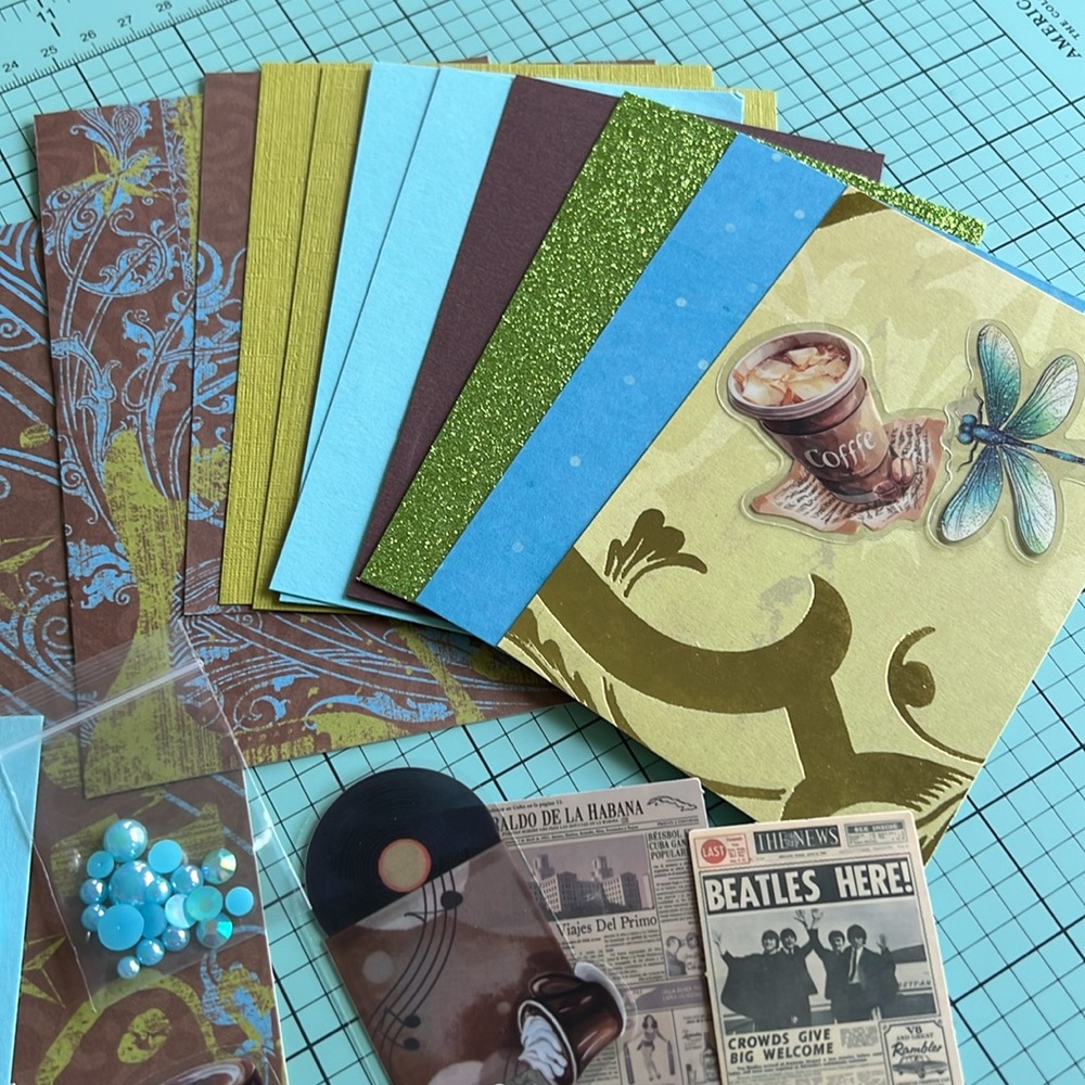 Assorted Paper & Ephemera Set crafts - Picture 3 of 5